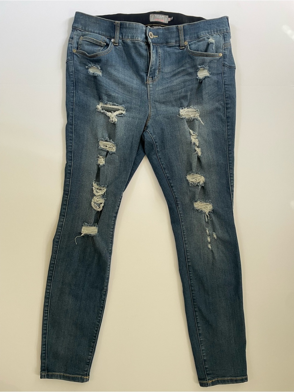 Torrid Bombshell High Rise Skinny Distressed Jeans Medium Wash 18T